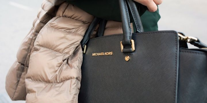 Differences between Real Designer Bags and Fakes Knockoff and fake handbags have some certain signs