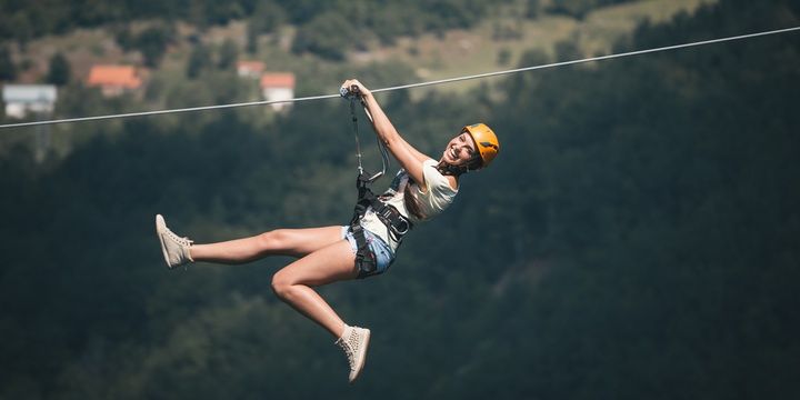 6 Extravagant Ideas and Things to Do Zip lining