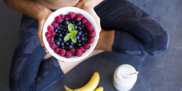 6 Delicious Snacks to Help You Reach Your Goal Weight Blueberries