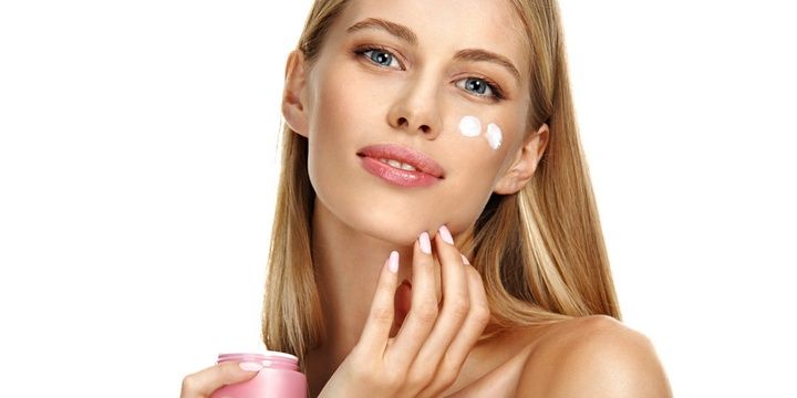 6 Steps towards Makeup-Free Beauty Moisturizers make your skin look smooth and silky