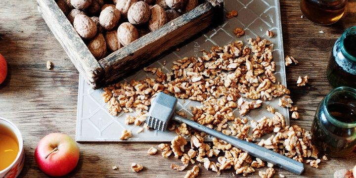 9 Foods Necessary for Healthy Hair and Nails Walnuts