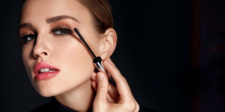6 Reasons to Have Fake Eyelashes in Your Makeup Bag Fake eyelashes protect and restore your real eyelashes