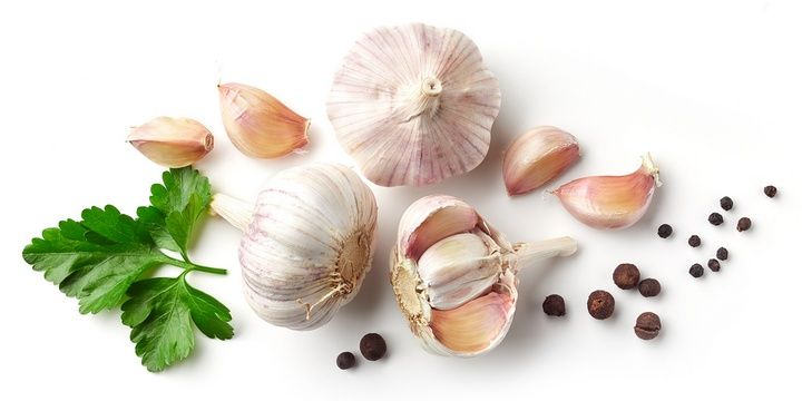 7 Delicious Foods for a Strong Immune System Garlic