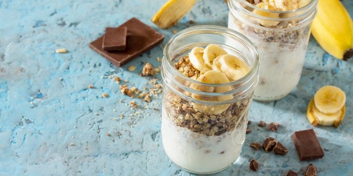 7 Foods to Be Consumed Together Greek yogurt with bananas