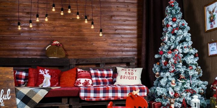 7 Fantastic Ideas for a Wonderful Christmas Party A couple of extra pillows