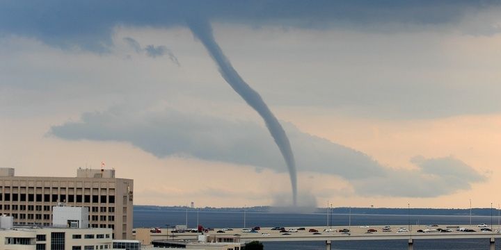 6 Natural Phenomena that Make Our Planet Look Mysterious Waterspouts